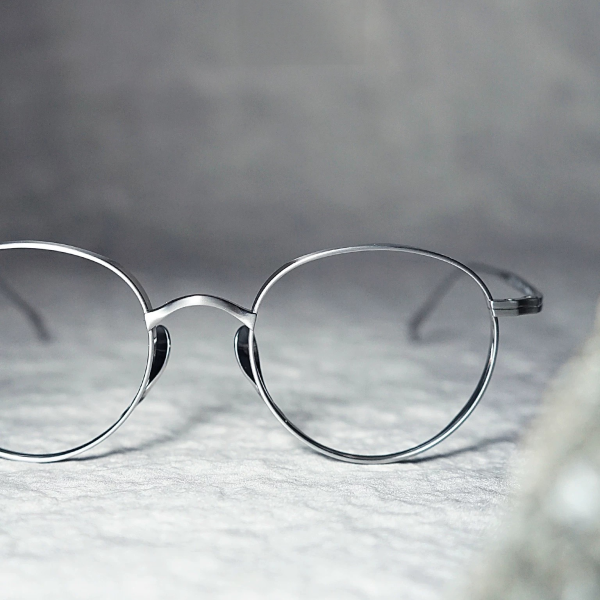 Front of pure titanium glasses③
