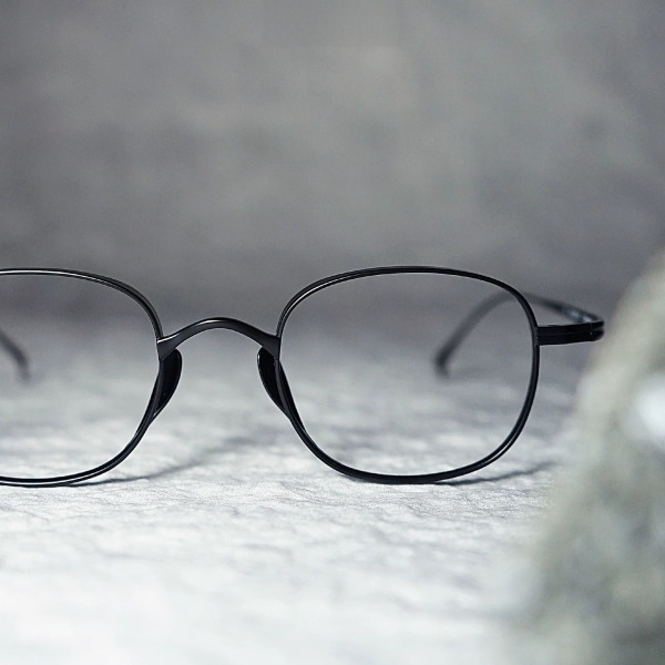 Front of pure titanium glasses③