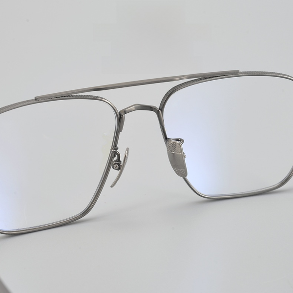 weartin-5004-titanium-eyeglasses-detail④