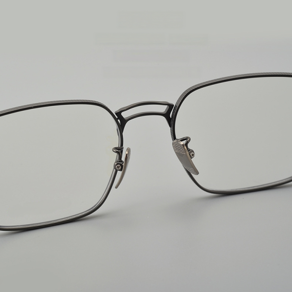 weartin-8827-titanium-eyeglasses-detail②